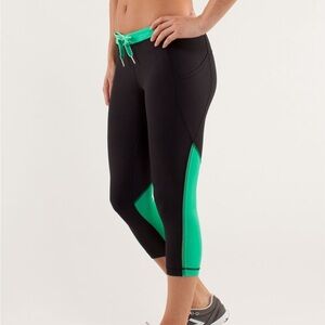 Lululemon Beach Runner Crop Very Green Size 10